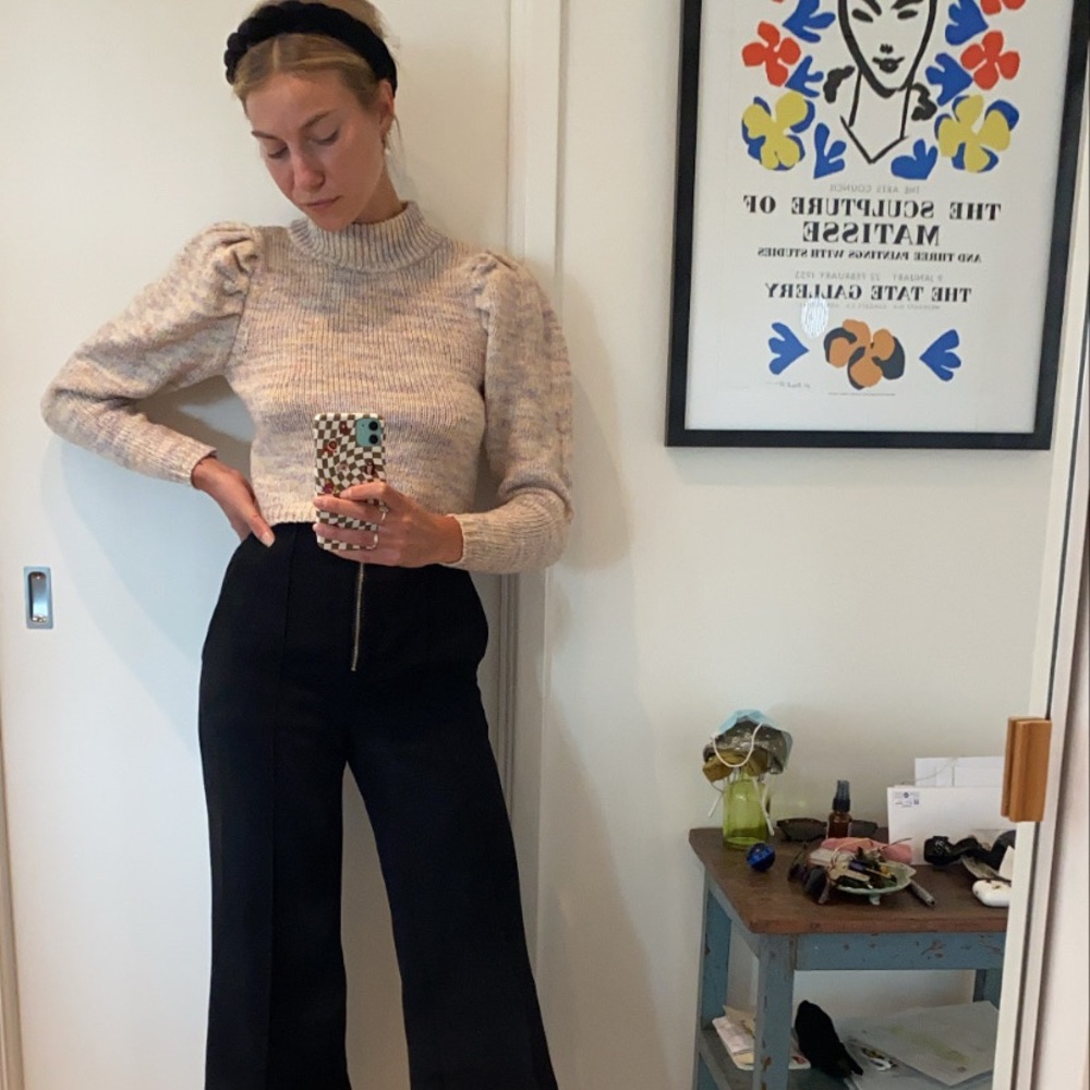 Puffy sleeved pastel knit sweater